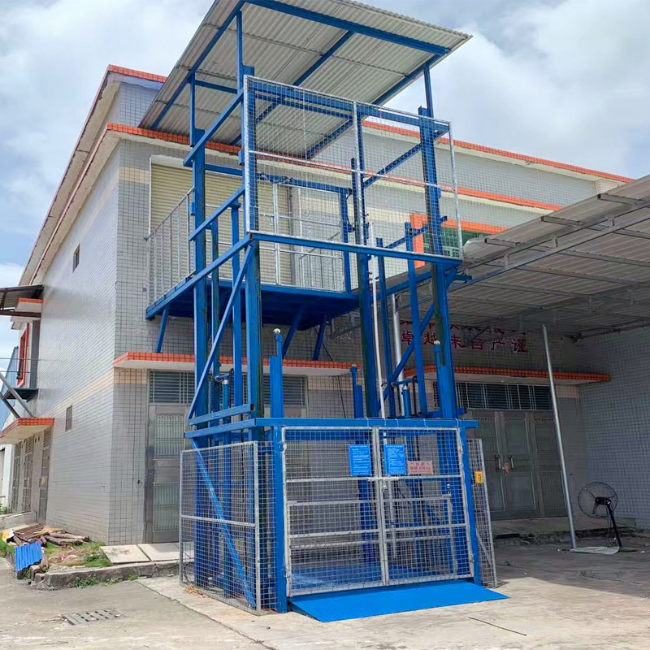 西湖建材厂室外升降货梯安装